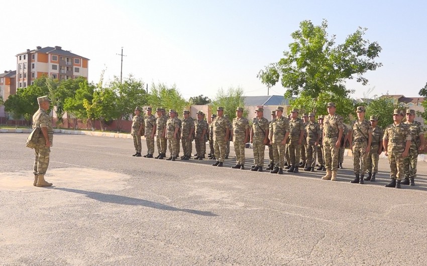 Naxçıvan Qarnizonu Qoşunlarında taqım, bölük, batareya komandirləri və müavinləri ilə toplantılar keçirilib