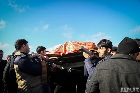 Qəzada ölən neftçi dəfn olunub - FOTO