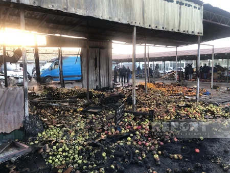 Sumqayıtda bazarda yanğın olub