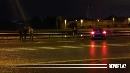 Bakıda yağışlı hava şəraiti qəzaya səbəb oldu