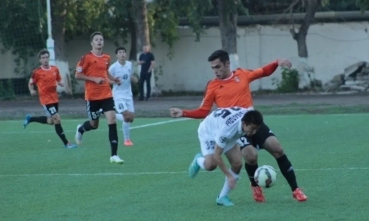 ​Şaxtyor klubunun futbolçusu Neftçiyə baxışa gəlib