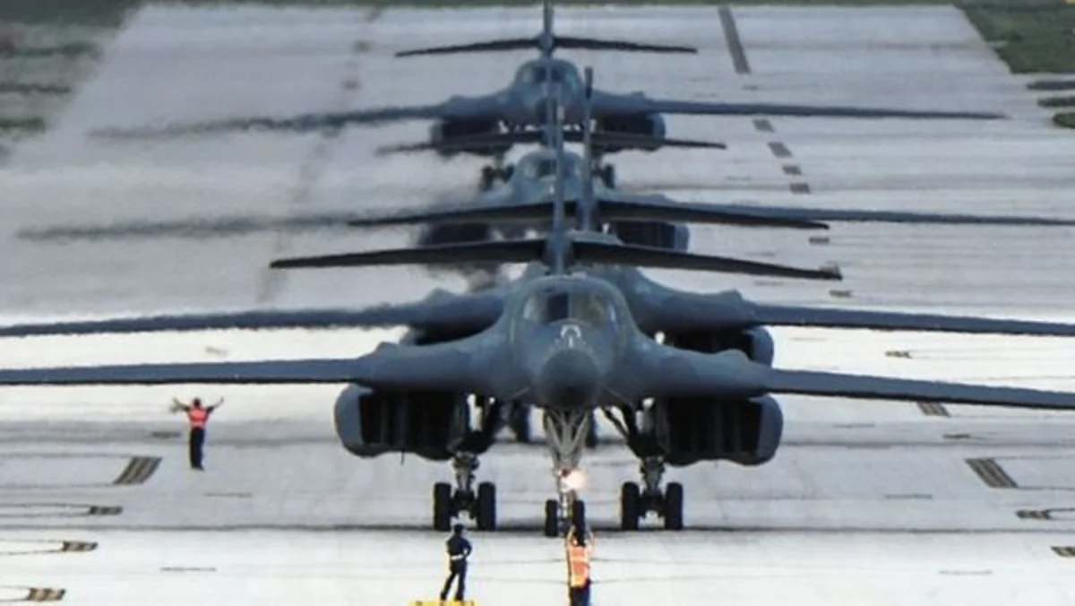 США перебросили на Гуам четыре стратегических бомбардировщика B-1B