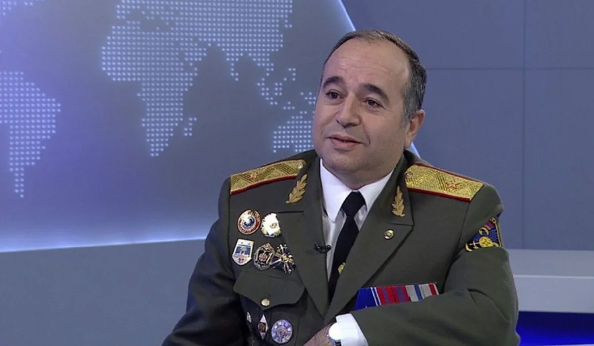 Armenian defense minister visits Russia