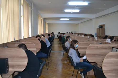 Prokurorluq orqanlarına qəbulla bağlı test imtahanı keçirilib