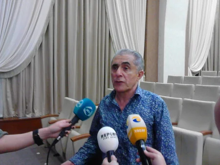 Əməkdar artist Fərqanə Qasımova Nəva muğamını təqdim edib