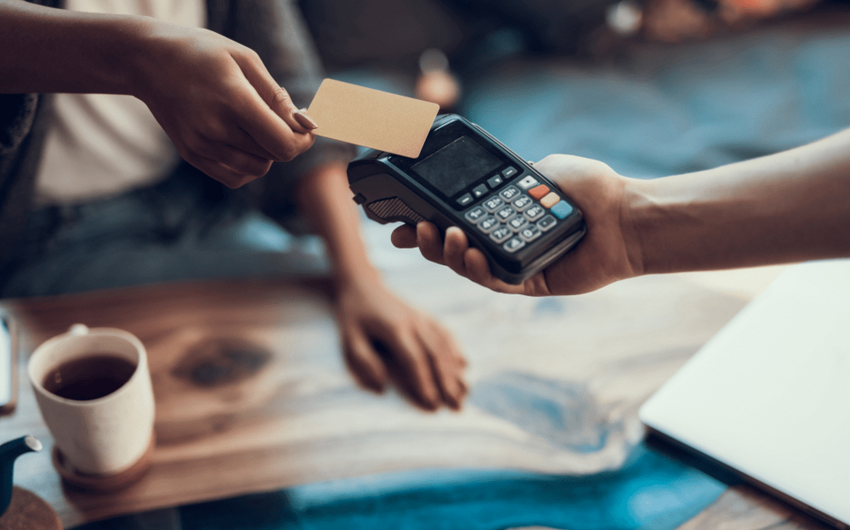 Azərbaycanda xarici vətəndaşların bank kartları ilə əməliyyatların həcmi 69 % artıb