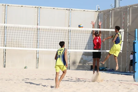 Çimərlik voleybolu üzrə ölkə çempionatında yarımfinal və bürünc medal uğrunda oyunlar keçirilib