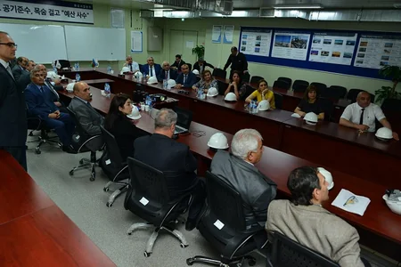 Sumqayıt Dövlət Universitetinin nümayəndə heyəti kimya muəsissələrində olub