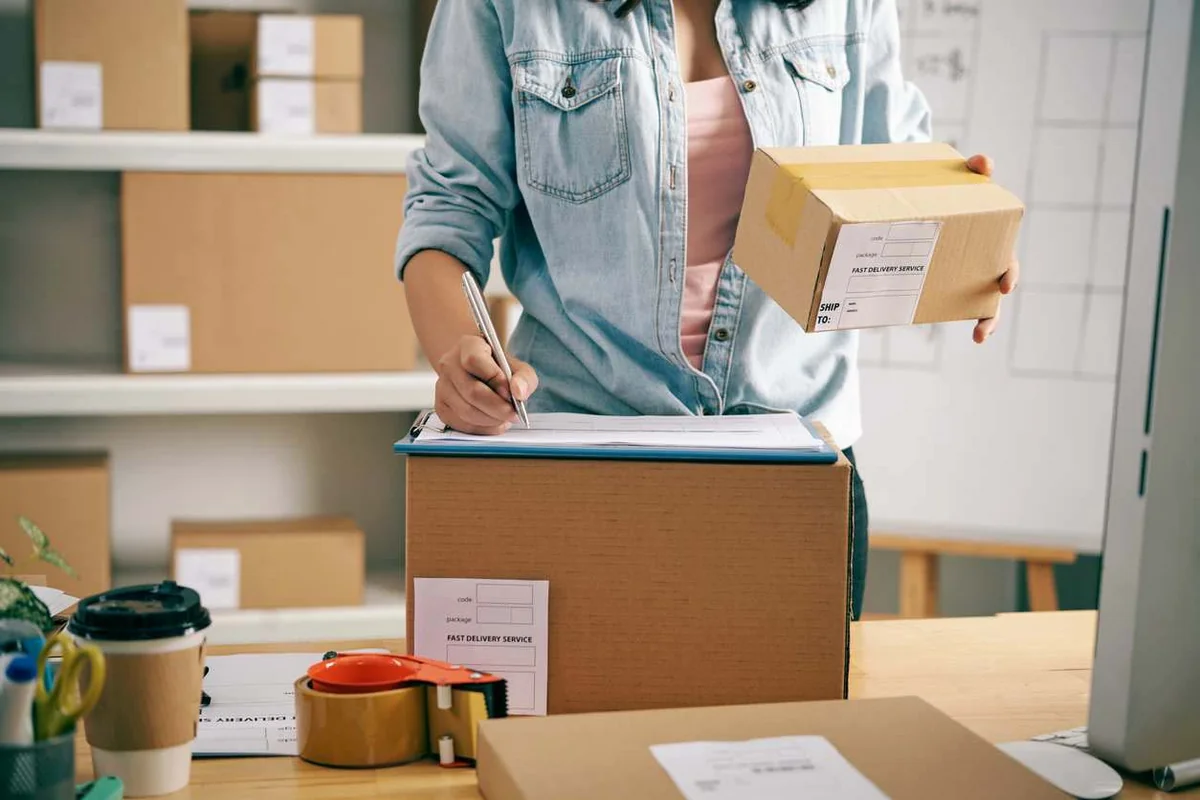 Milli Məclisin 5 deputatı xaricdən mal sifariş etdi