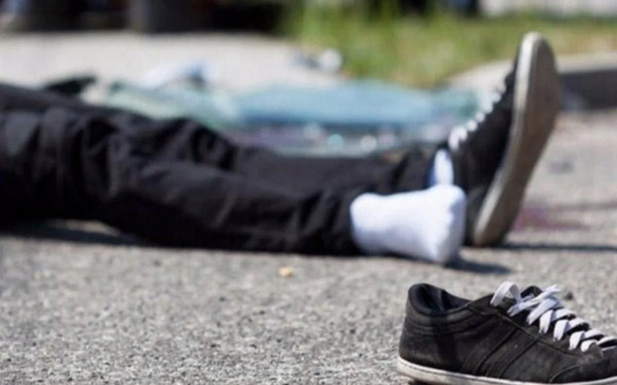 В Баку автомобиль сбил 18-летнего пешехода