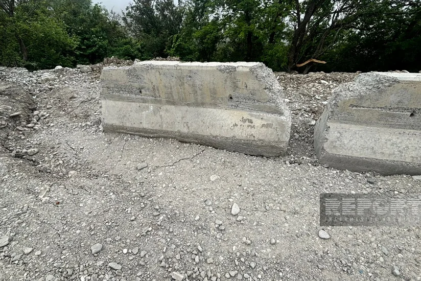 Ağsu aşırımında çətinliklər yaranıb, davamlı yağışlar torpaq sürüşməsi riskini artırıb