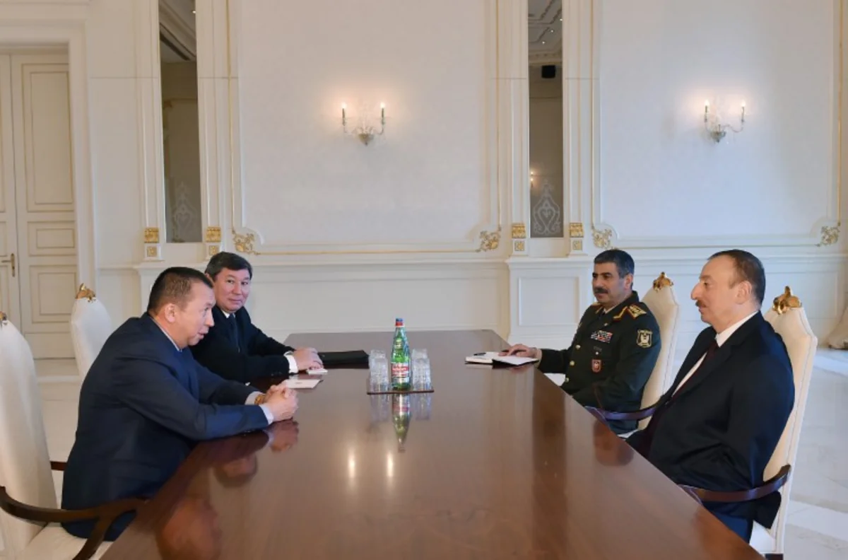 ​Президент Азербайджана принял министра обороны Кыргызстана