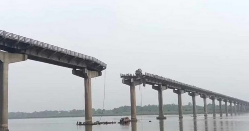 At least 9 killed in bridge collapse in India