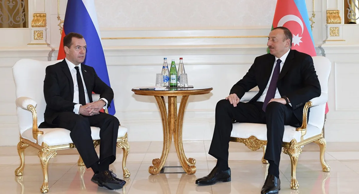 Dmitri Medvedev Azərbaycan Prezidentini təbrik edib