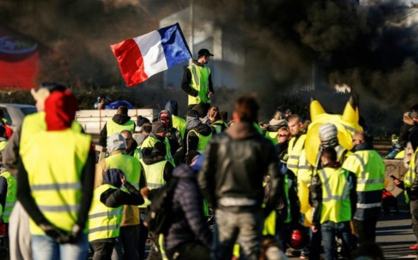 Freedom of speech or another crackdown on uprising in France: Yellow Vest is back