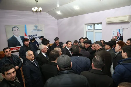 Laçından olan namizəd fəal seçki kampaniyası ilə diqqət çəkdi