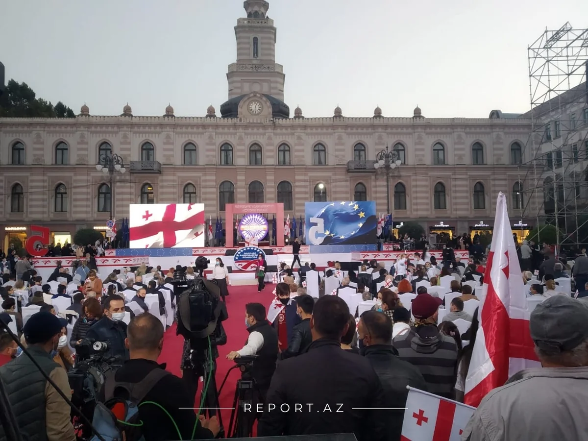 Gürcüstan müxalifəti Tbilisidə kütləvi mitinq keçirir