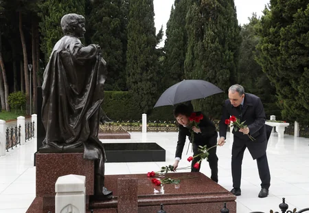 Zakir Qaralov Qırğız Respublikası Baş prokurorunun müavinini qəbul edib