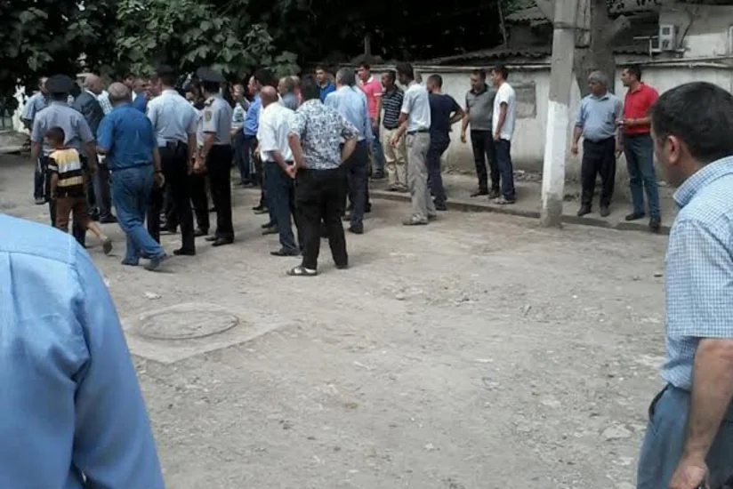 Tovuzda sakinlər suyun gəlməməsinə etiraz olaraq aksiya təşkil ediblər - FOTO