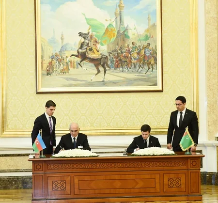 Azerbaijan, Turkmenistan sign bilateral documents