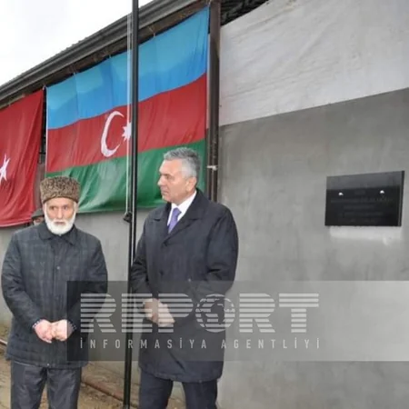 Biləsuvarda iki şəhidin xatirə lövhələrinin açılışı olub