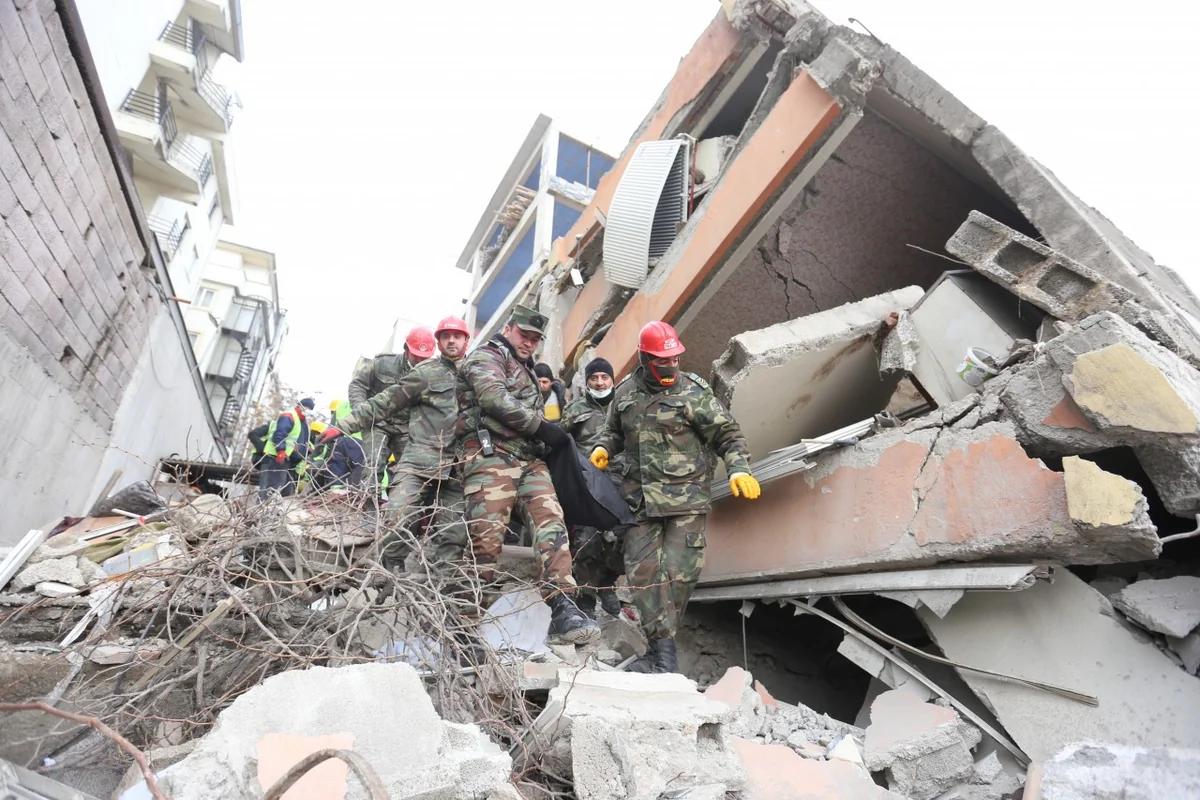 Azerbaijani rescuers save 53 people trapped under rubble, recover 771 bodies
