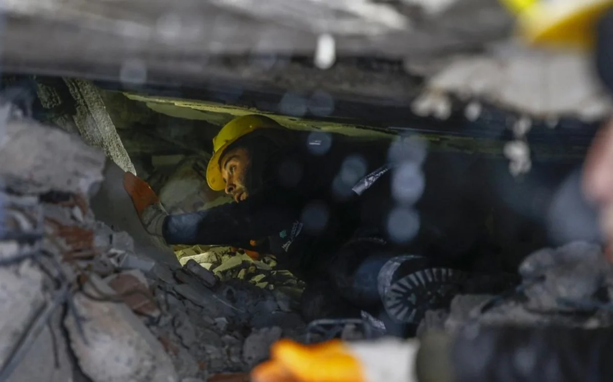 Bulgarian rescuers find a family of five who survived under the rubble in Turkiye's Antakya