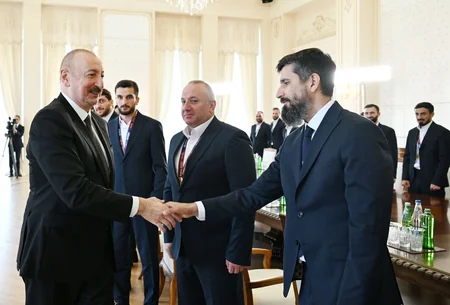Президент Ильхам Алиев принял членов сборной Азербайджана по мини-футболу