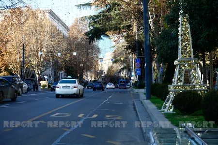 Tbilisidə Yeni il instalyasiyasında Bakının simvolu yer alıb