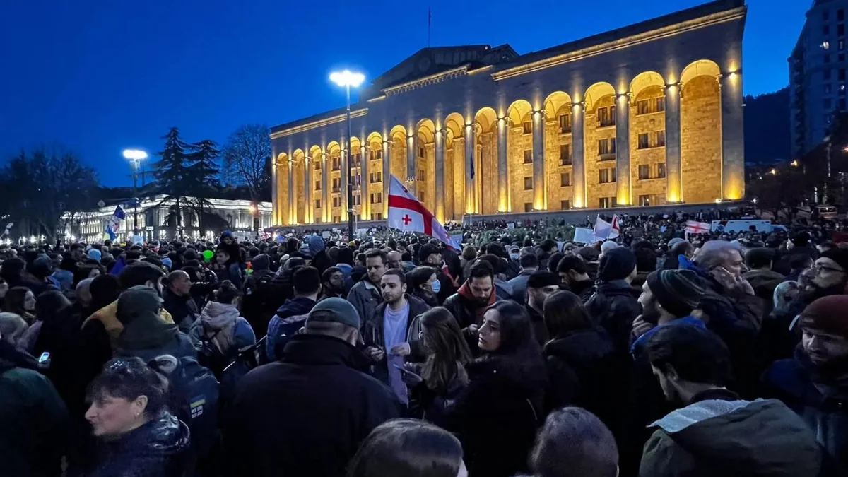 В Грузии освободили всех задержанных участников акций у здании парламента
