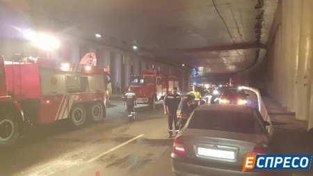 ​Azərbaycan səfirliyinin avtomobili Kiyevdə qəzaya düşüb - FOTO