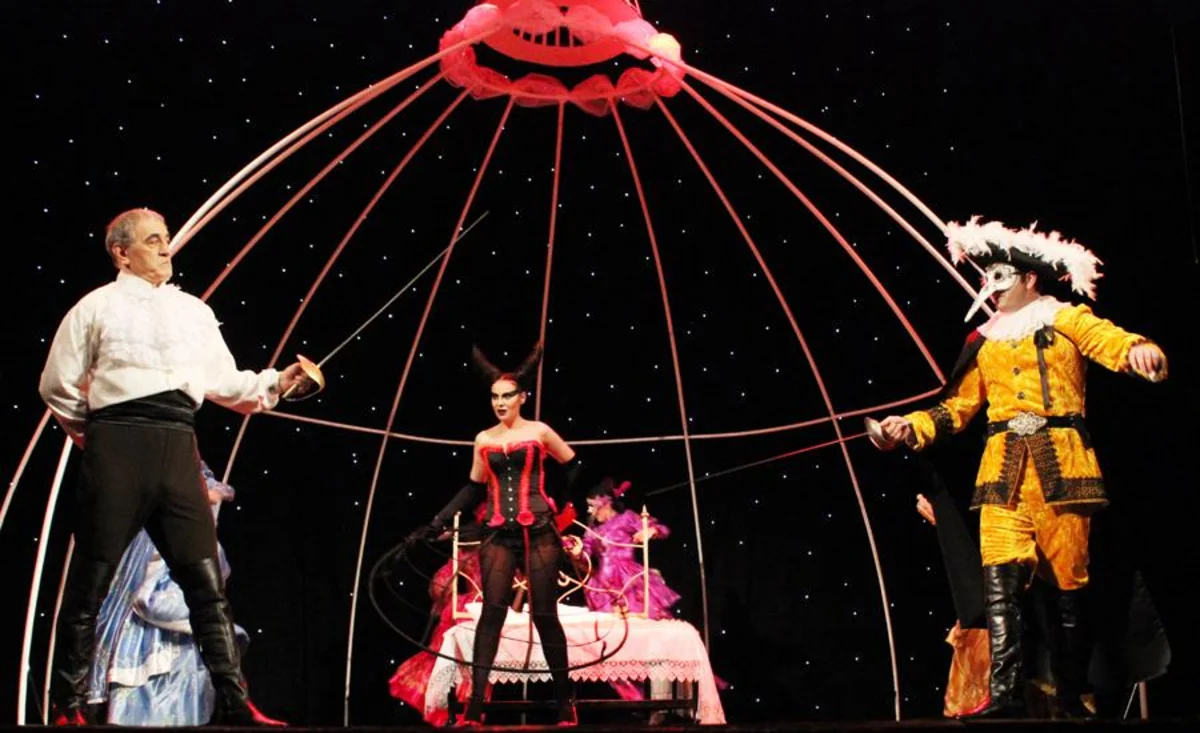 Actor Fakhraddin Manafov on stage after 4-year break