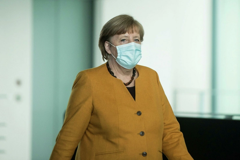 Angela Merkel Almaniya Bundestaqında dindirilib