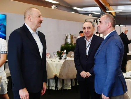 İlham Əliyev və Mehriban Əliyeva Formula 1 Azərbaycan Qran-Prisinin əsas yarışına baxıblar - YENİLƏNİB