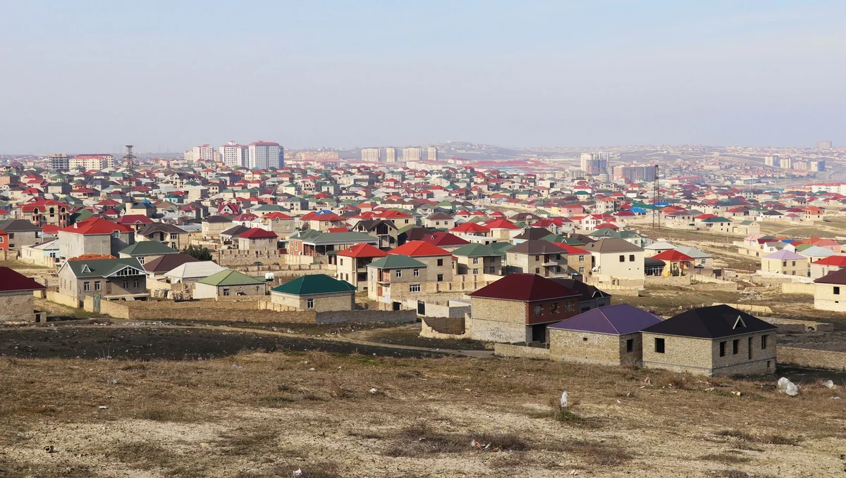 Bakıda 500 mindən çox sənədsiz evin olmasının səbəbi nədir?