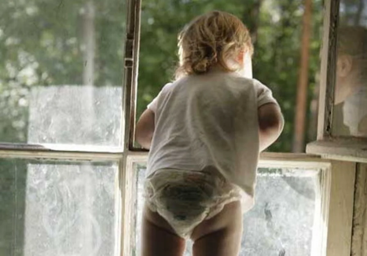 Beyləqanda iki yaşlı uşaq eyvandan yerə yıxılıb