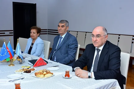 Azərbaycanda ixtisaslaşmış jurnalistikanın yaradılması tövsiyə olunub