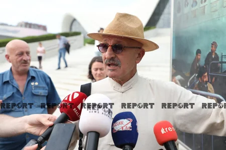 Reza Deqatinin 100 fotosu Bakıda sərgilənib