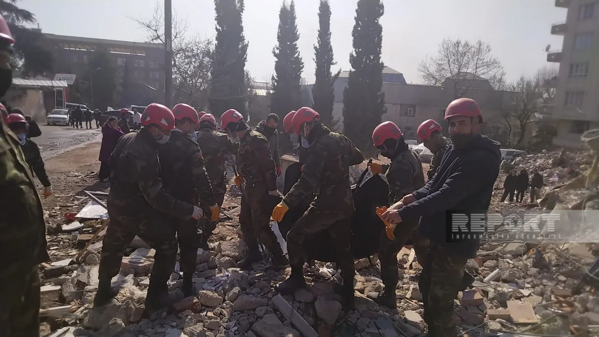 General: Azərbaycanlı xilasedicilər 46 nəfəri dağıntılar altından sağ çıxarıblar