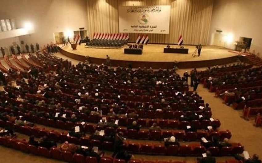 İraq parlamenti ölkə konstitusiyasının dəyişdirilməsinə səs verib