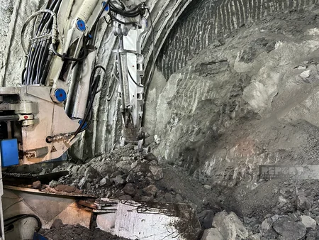 AAYDA rəsmisi: Ağsuçay vadisində 1186 metrlik unikal avtomobil körpüsünün tikintisi davam etdirilir  - VİDEO