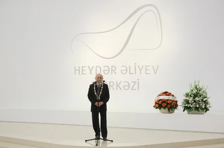 Heydar Aliyev Center hosts solo exhibition of sculptor Omar Eldarov