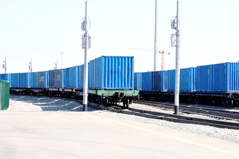 ​Beynəlxalq Transxəzər Nəqliyyat Marşrutu üzrə üçüncü konteyner qatarı Azərbaycanа çatıb