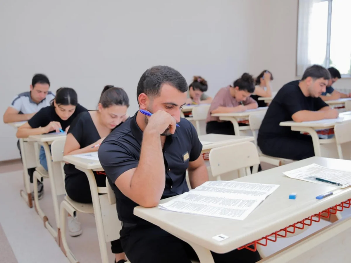 Naxçıvanda dövlət qulluğunda fəaliyyətin davam etdirilməsi üzrə test imtahanı keçirilib