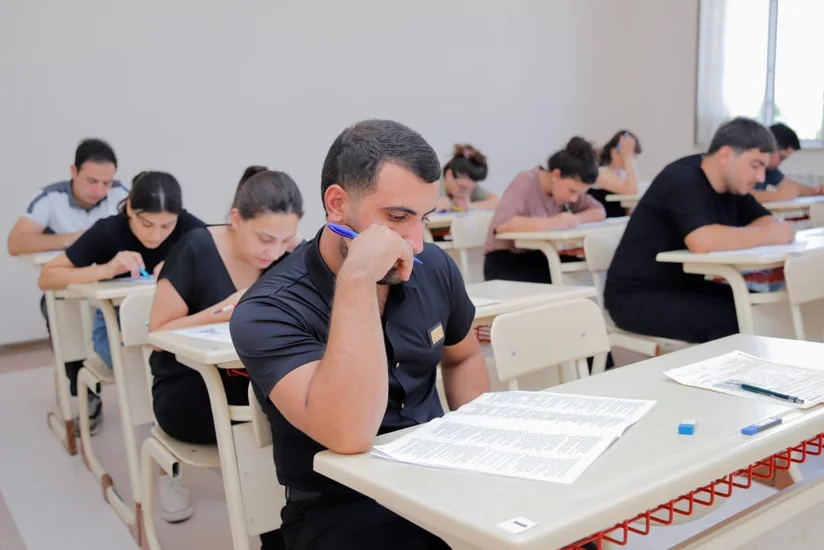Naxçıvanda dövlət qulluğunda fəaliyyətin davam etdirilməsi üzrə test imtahanı keçirilib