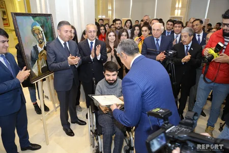 YAP-da İmadəddin Nəsiminin 650 illik yubileyi ilə bağlı sərgi açılıb - FOTO