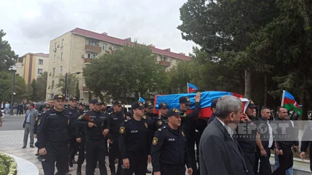 Ermənilərin mina terrorunda həlak olan polis serjantı Sumqayıt Şəhidlər xiyabanında dəfn edilib - YENİLƏNİB