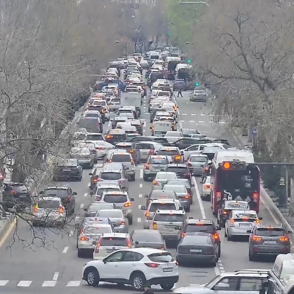 Bakının bir sıra yollarında tıxac yaranıb