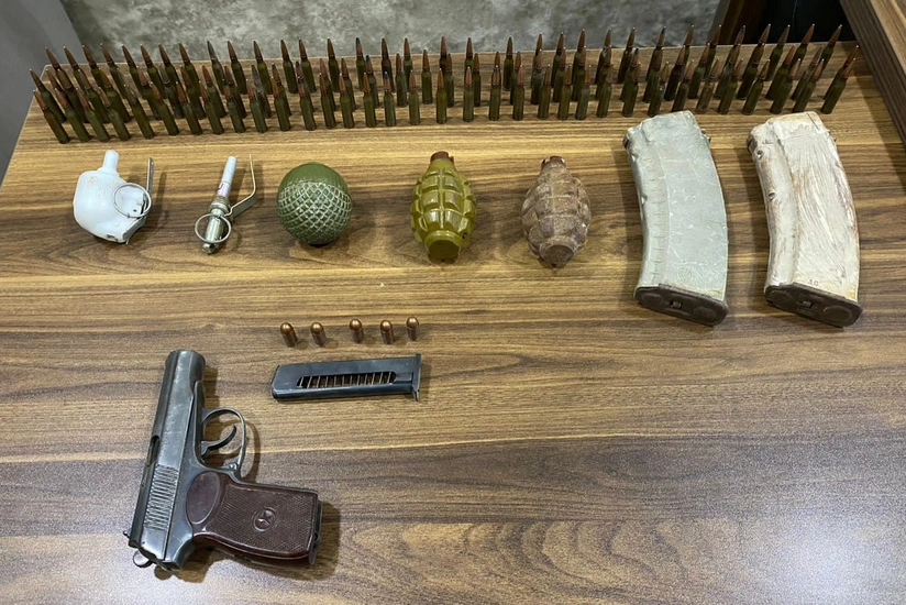 Paytaxt sakini tapdığı silah-sursatı könüllü olaraq polisə təhvil verib