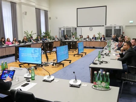 Vyanada “Münaqişə jurnalistikası və jurnalistlərin təhlükəsizliyi” mövzusunda tədbir keçirilib